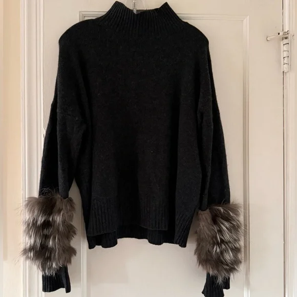 C By Bloomingdales Turtleneck Cashmere Sweater with Fox Fur Cuffs - Picture 5 of 11